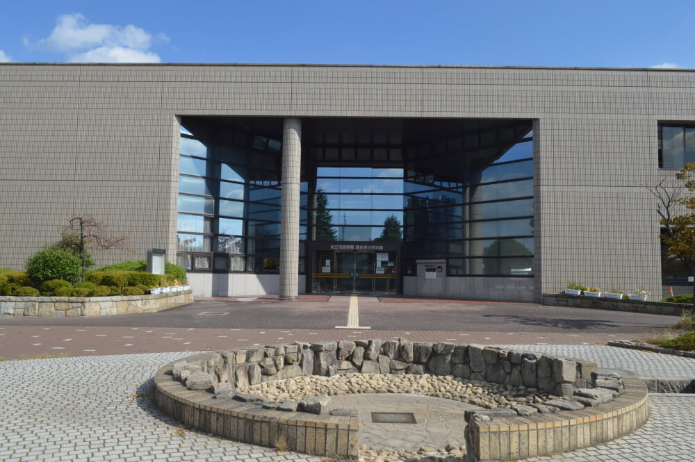 知立市図書館の写真2