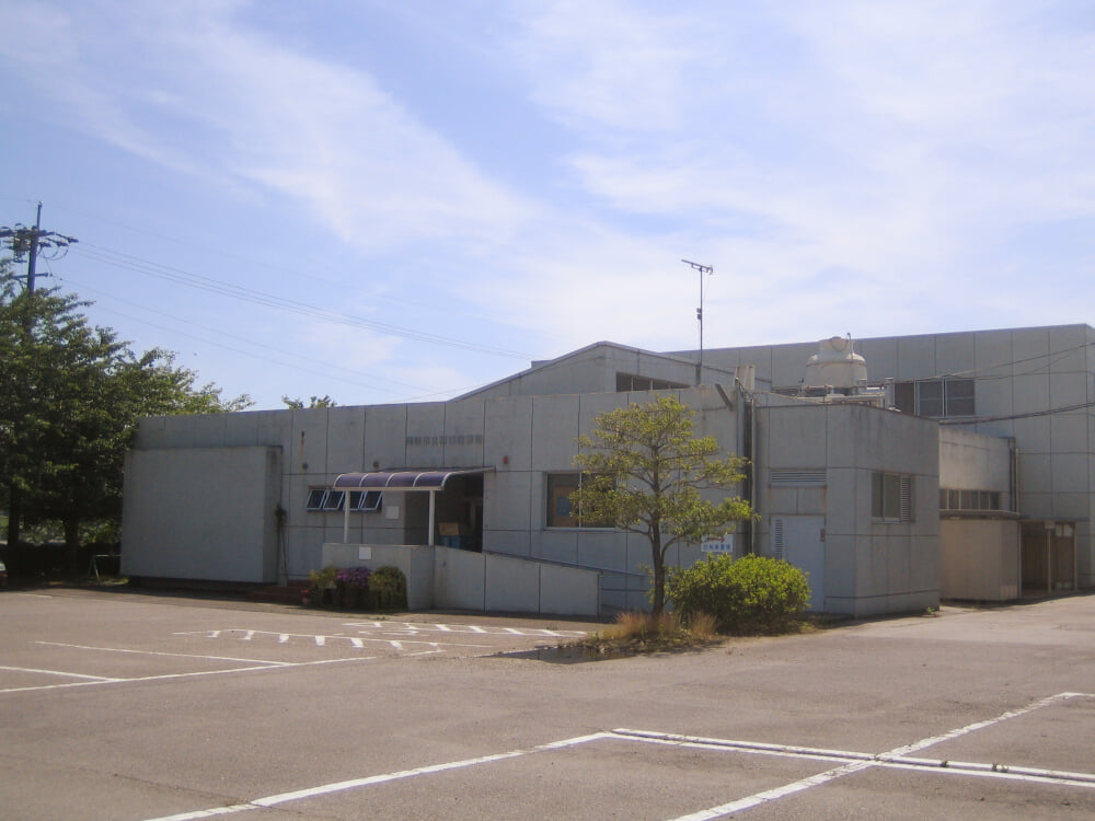 額田図書館の写真2