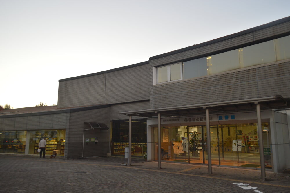 新城図書館の写真9