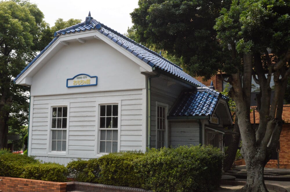 西尾市立図書館の写真3