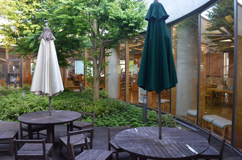 田原市中央図書館の写真3