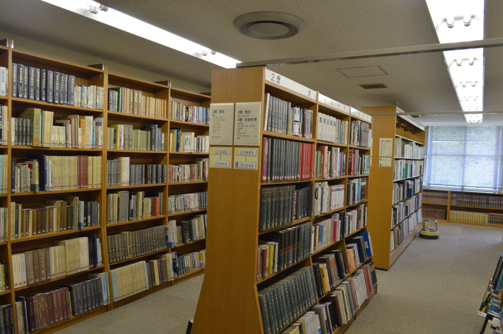 東海市立中央図書館の写真6