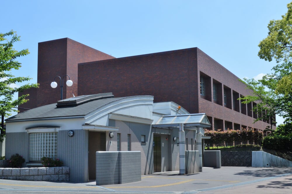 東海市立中央図書館の写真1