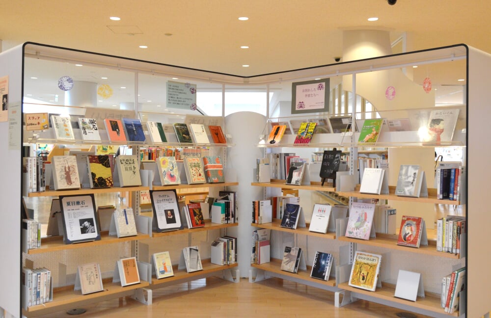 日進市立図書館の写真3