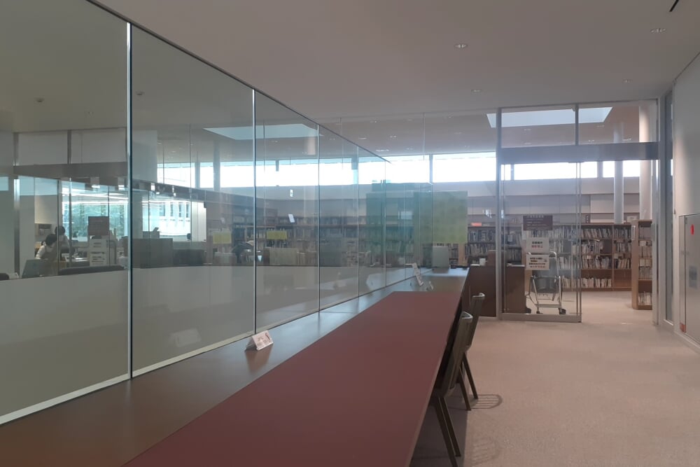 豊川市立小坂井図書館の写真3