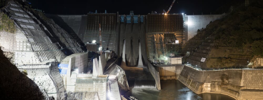 鶴田ダムの写真1