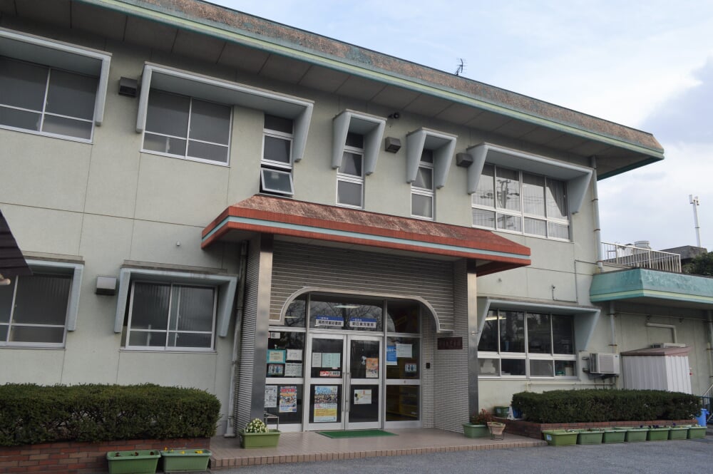 尾西児童図書館の写真1