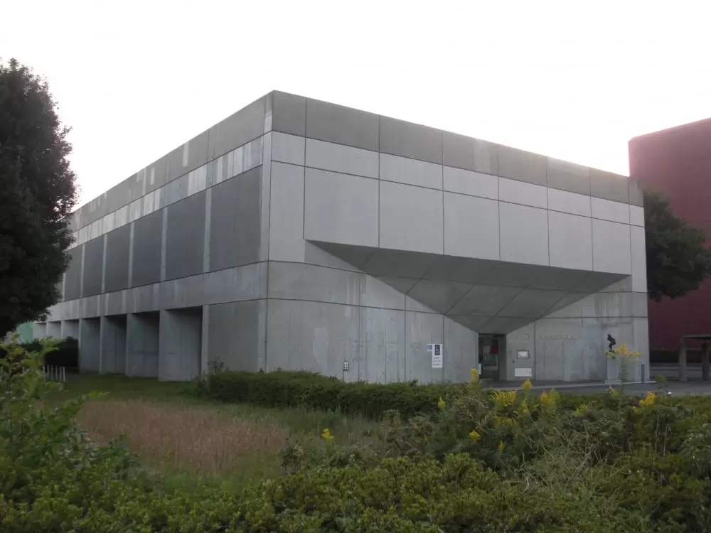 高萩市立図書館の写真1