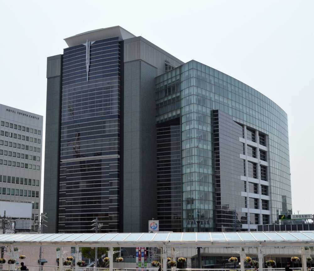豊田市中央図書館の写真1