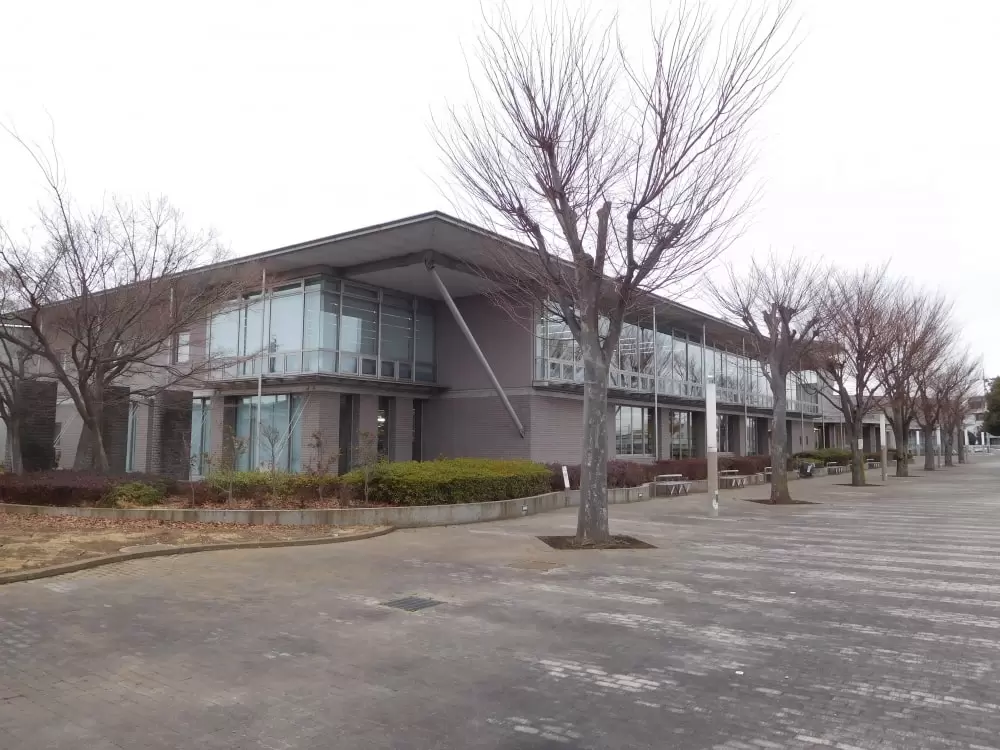 筑西市立中央図書館の写真1