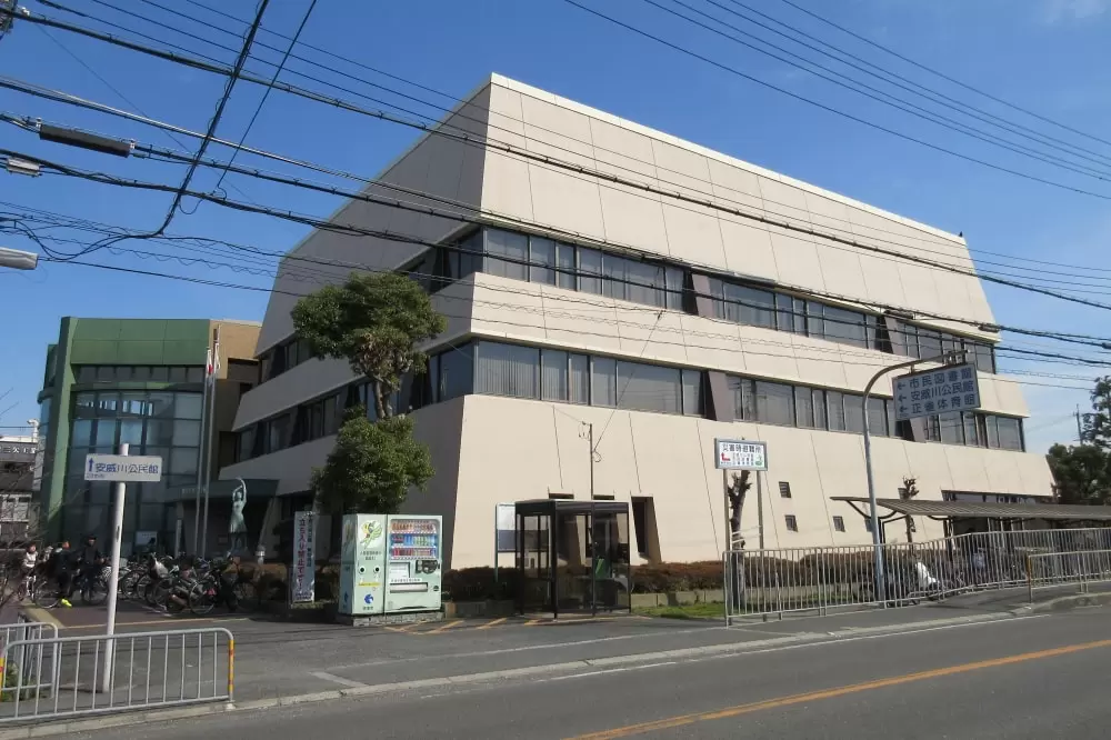 摂津市民図書館の写真1