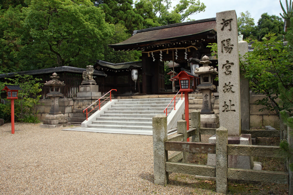 離宮八幡宮の写真1